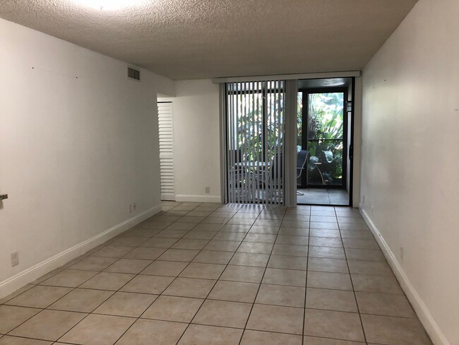 Photo - 210 Lake Pointe Dr Unit 112