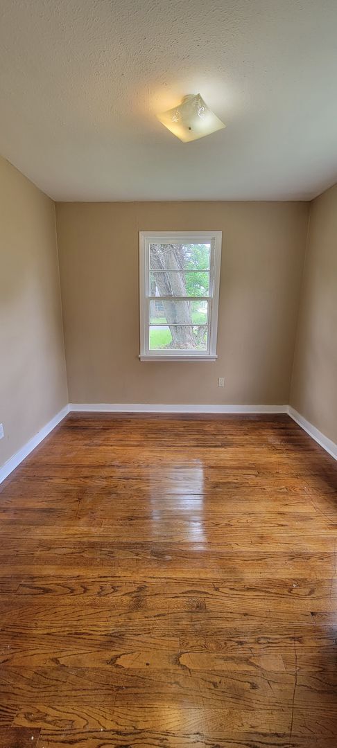 Photo - Gorgeous 4 bedroom/1 bath with beautiful k...