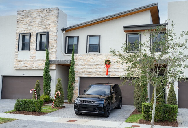 Photo - 20530 NW 20th Ave