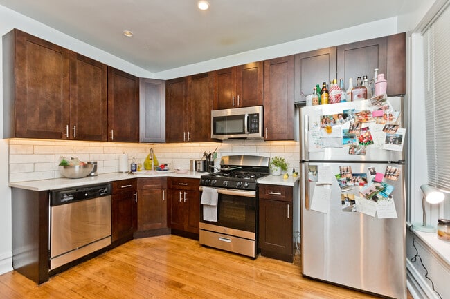 Photo - 1326 W Roscoe St Unit 1