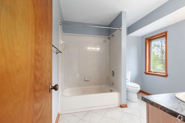Building Photo - 3293 Greenleafe Dr Rental