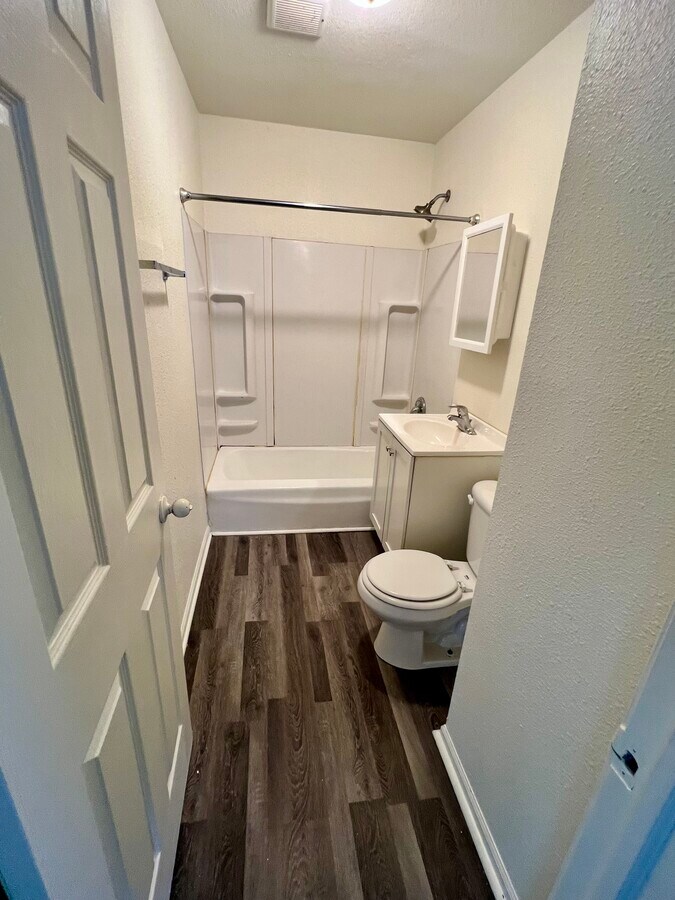 Photo - 4614 W Stark st