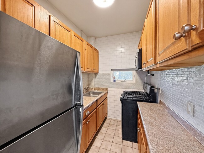 Photo - 28 Meadow St Unit 2