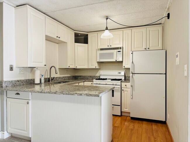 Photo - 5S070 Pebblewood Ln Unit F11