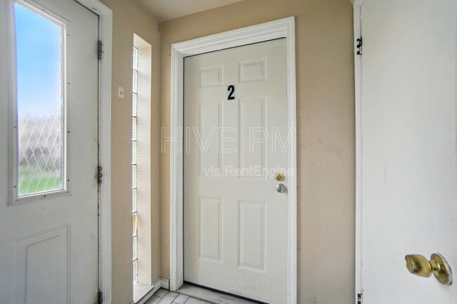 Photo - 3926 E Gatewood Ln Unit 1