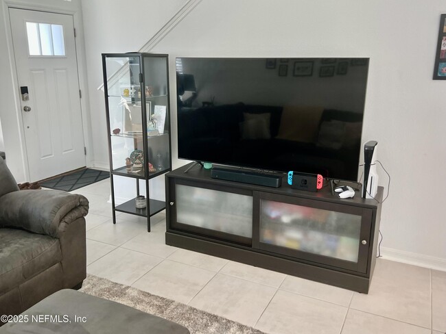 Photo - 307 Annies Pl