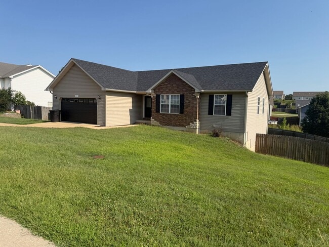 Photo - 135 Lyle Curtis Cir