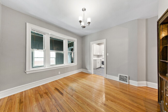 Photo - 3536 N Wolcott Ave Unit 1