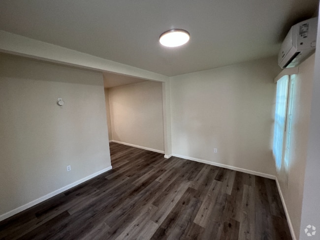 Building Photo - 940 N Van Ness Ave Rental