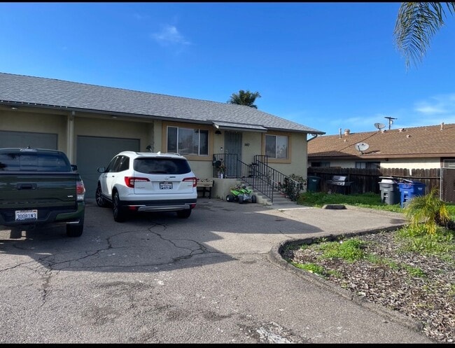 Building Photo - 2 bedrooms 2 baths duplex in El Cajon