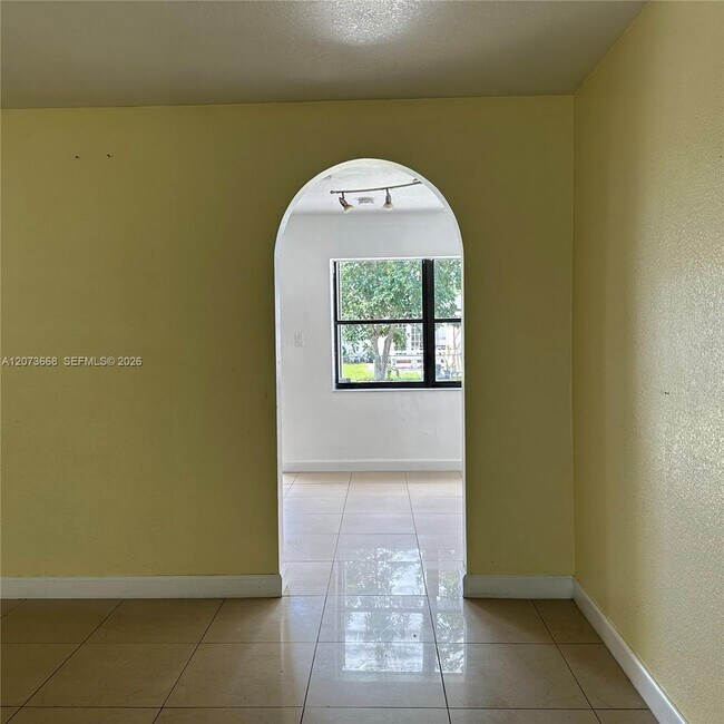 Photo - 6432 Flagler St