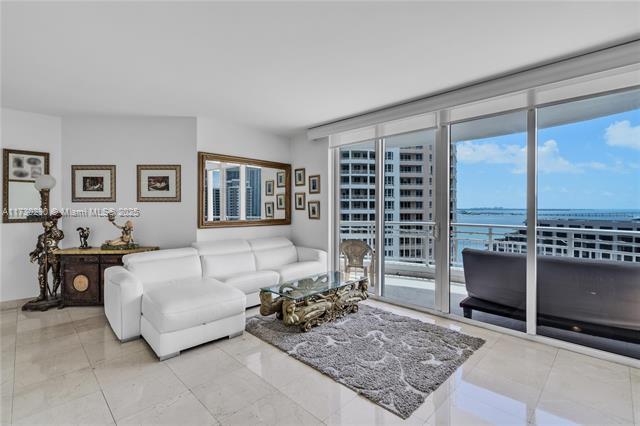 Photo - 848 Brickell Key Dr Unidad 1903 Rental