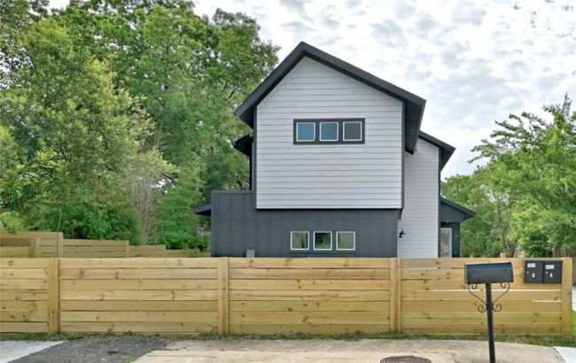 Building Photo - 7613 Providence Ave Rental