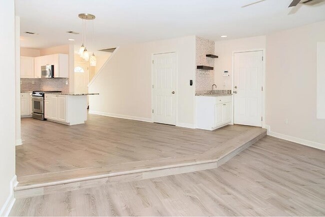 Photo - 234 Pelican Pl