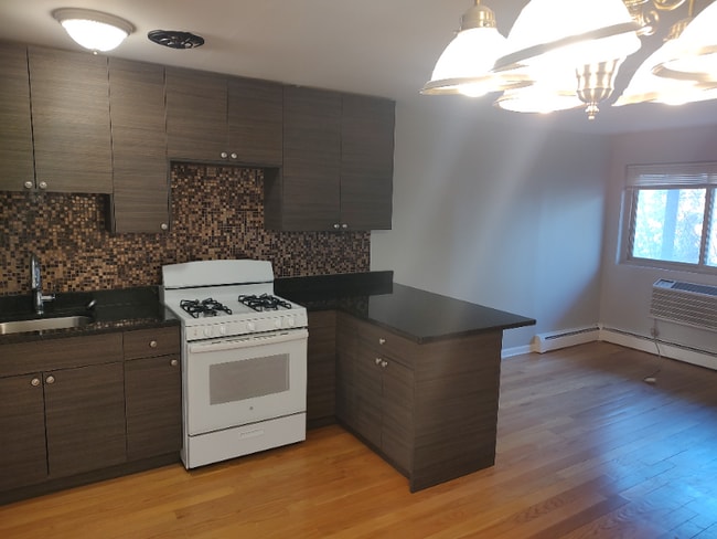 Photo - 8500 Waukegan Rd Apartamento Unidad 13