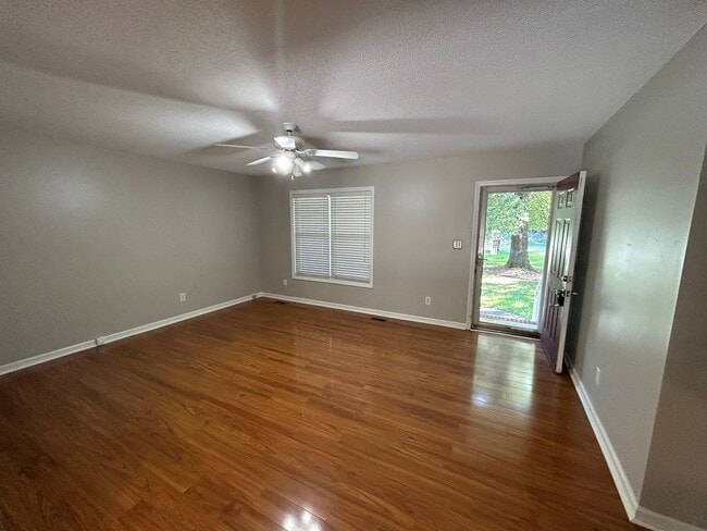 Photo - Greensboro Home - Lisa Barker - 336.986.4840