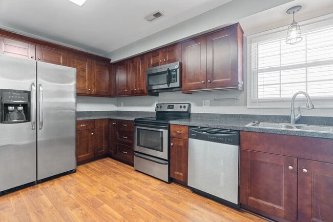 Photo - 1128 Grandy Ct