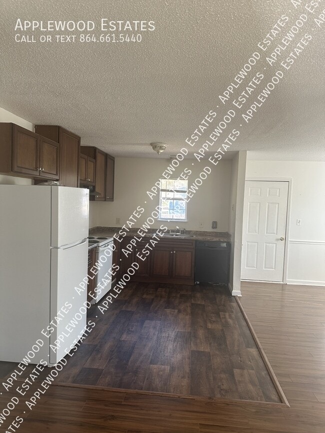 Photo - 218 Donavon Dr