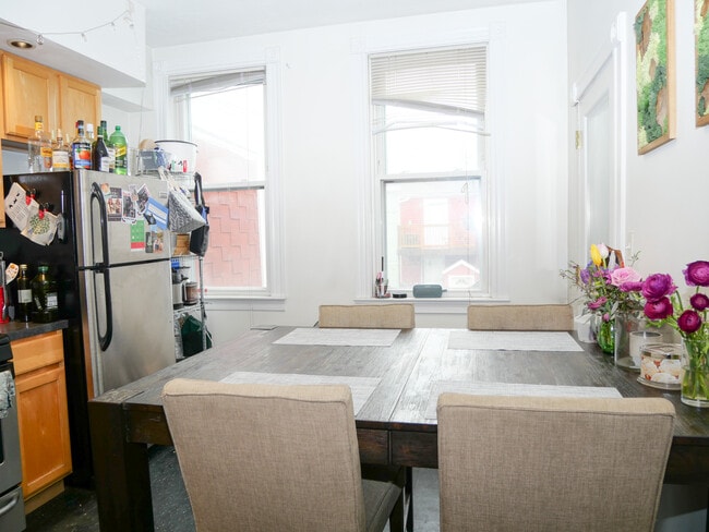 Photo - 237 W 3rd St