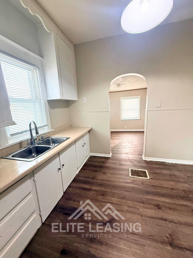 Photo - Charming 3 Bedroom Home Near Downtown Topeka!