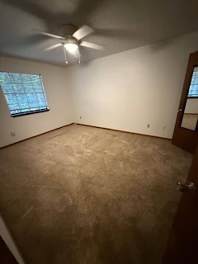 Photo - 112 Whetherbine Way W