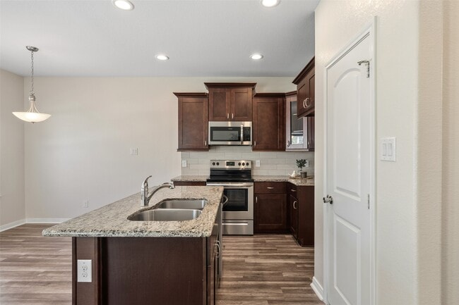 Photo - 16721 Stonefield St