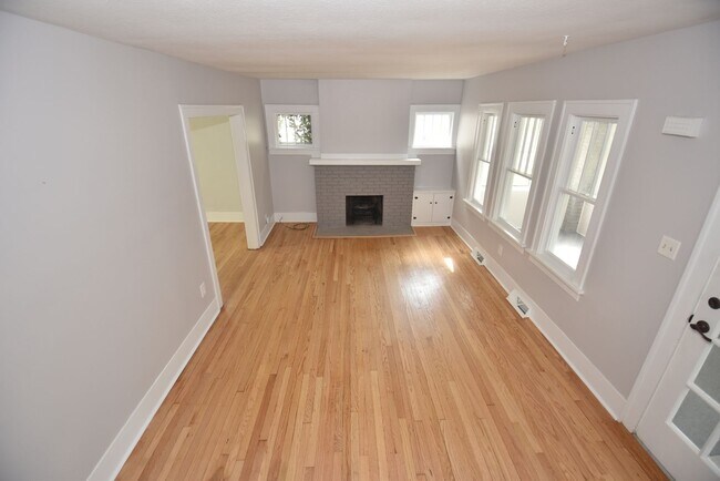 Photo - Near Notre Dame 2 Story 3 bedroom with 2 car garage