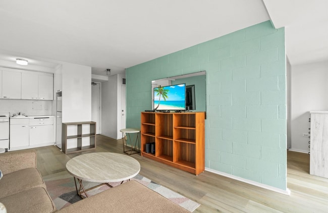 Photo - 445 Kaiolu St