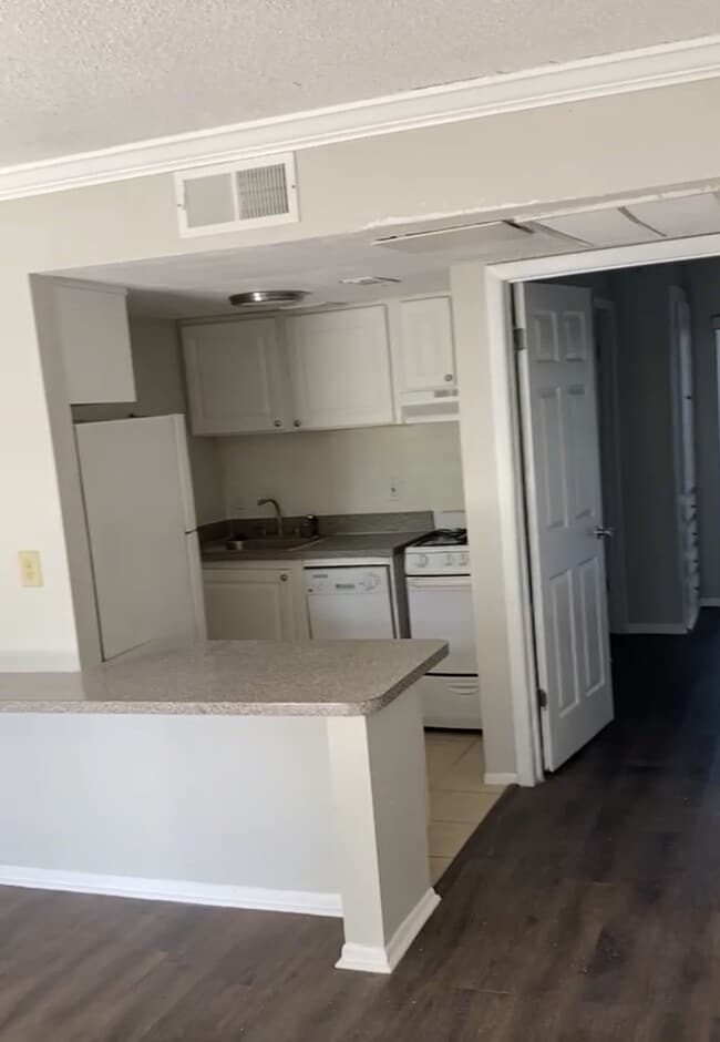 Cocina - 126 Blue Point Way Unidad 110