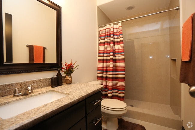 Guest Bathroom - Green Meadow Apartments