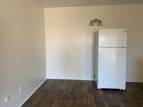 Photo - 14271 Browning Ave