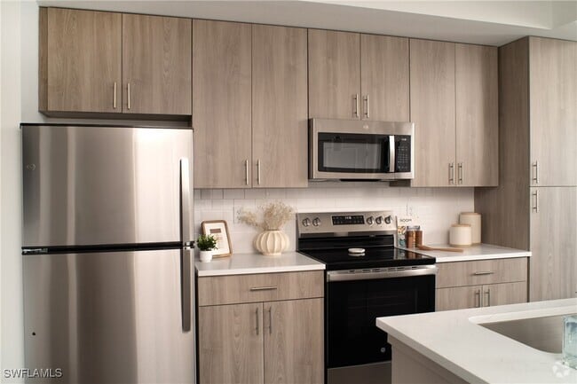 Building Photo - 3260 Stockton St Unit S1 Rental