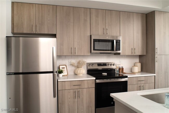 Building Photo - 3260 Stockton St Unit A2