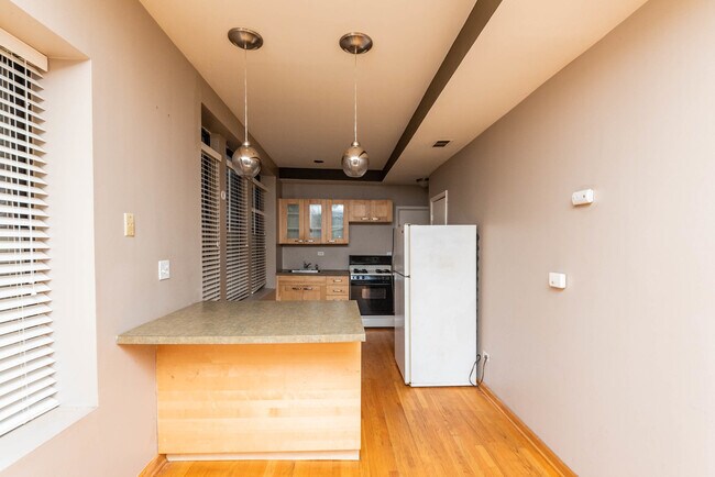 Photo - 1335 N Wolcott Ave Unit 1F