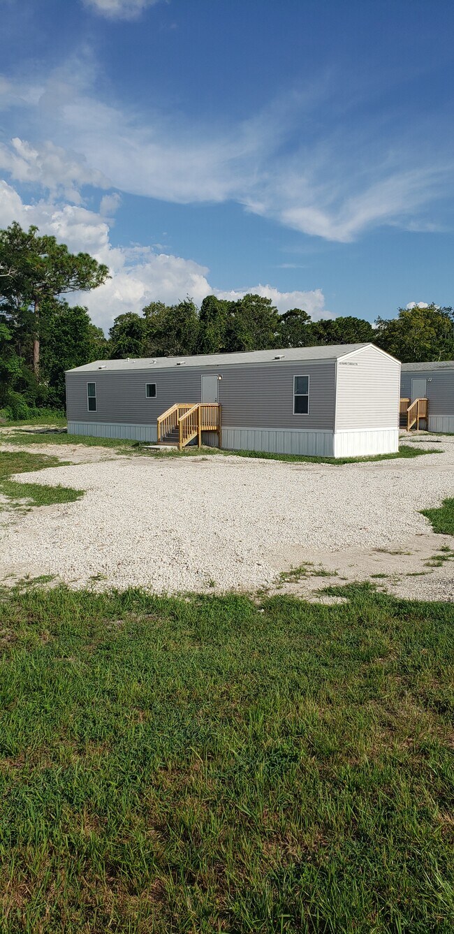 Photo - 17020 Meridian Blvd House