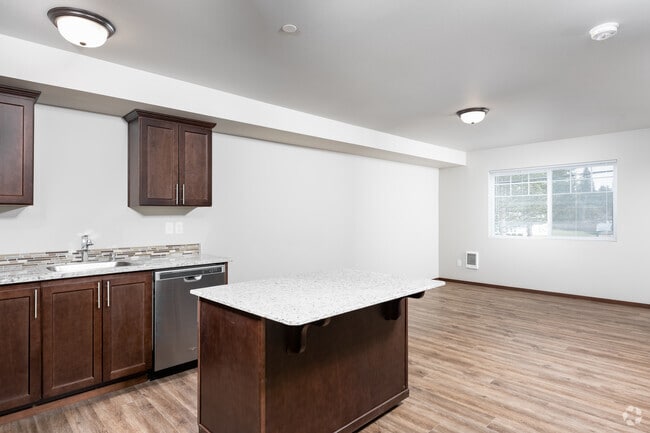 2BD, 1BA - 806-828SF