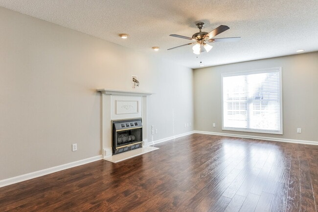 Photo - 113 Wood Bend Ct