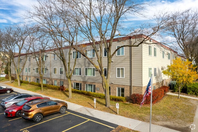 Town's Edge Place Apartments