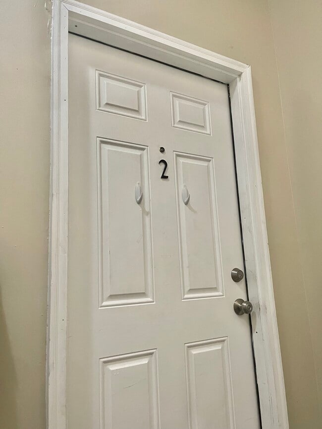 Photo - 4823 S Champlain Ave Unidad 2