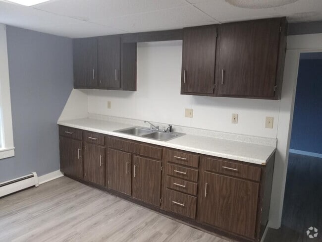 Building Photo - 73 Elm St Unit 4 Rental