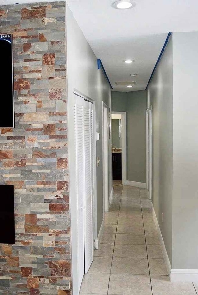 Photo - 601 NW 97th St