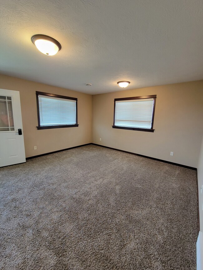 Photo - 1010 W Highway 14