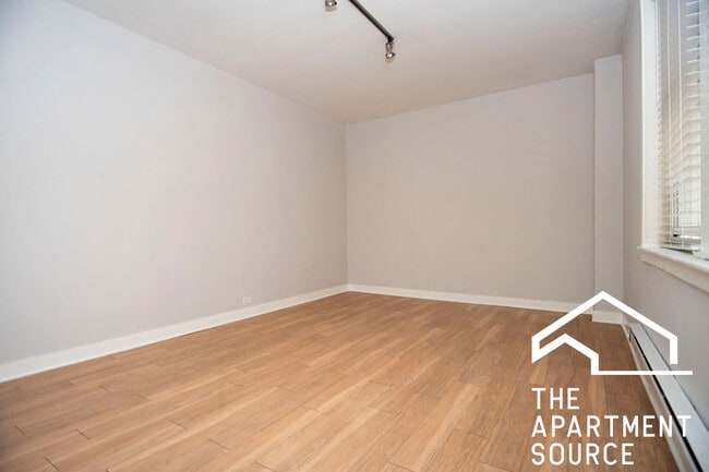 Photo - 511 W Belmont Ave Unit 35