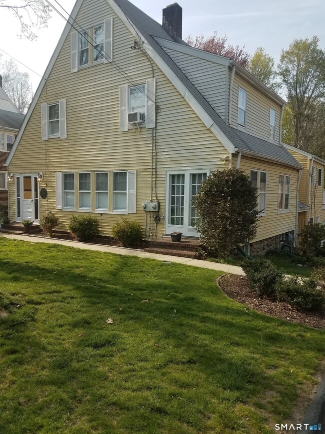 Photo - 72 Maple Tree Ave