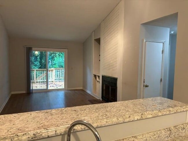 Photo - 943 W Chatham St