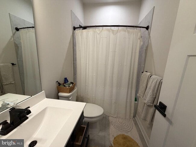 Photo - 6029 Goshawk St