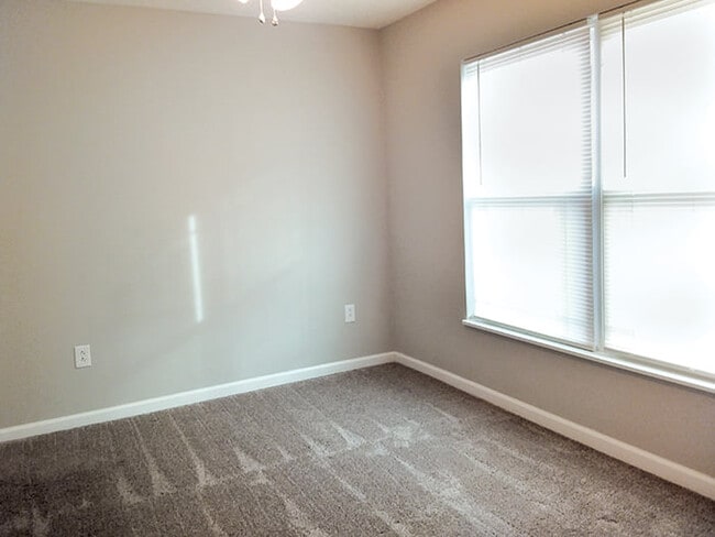 Photo - 1108 S Locust St Unit 203