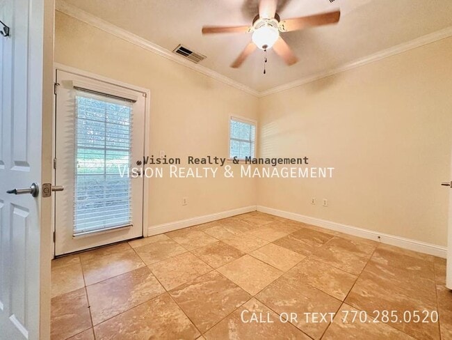 Photo - 1092 Glenridge Pl NE