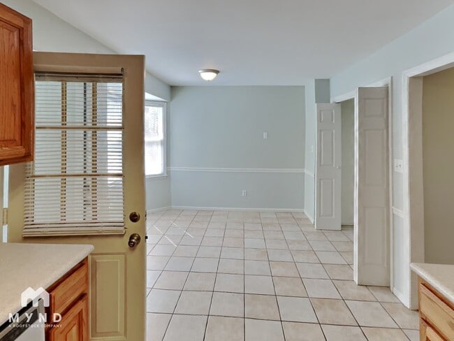 Photo - 1728 Russet Woods Ln