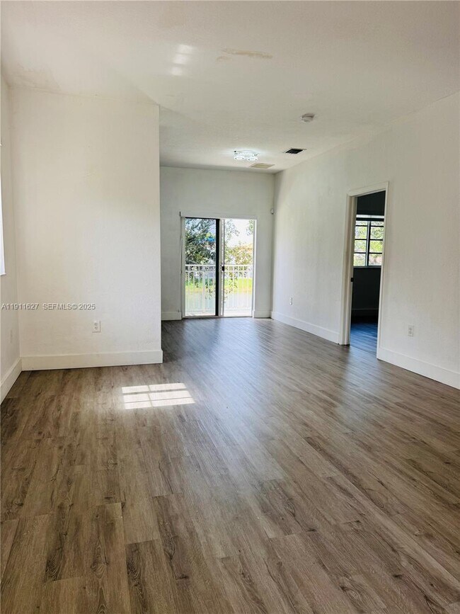 Photo - 364 NE 25th Pl Unit 201